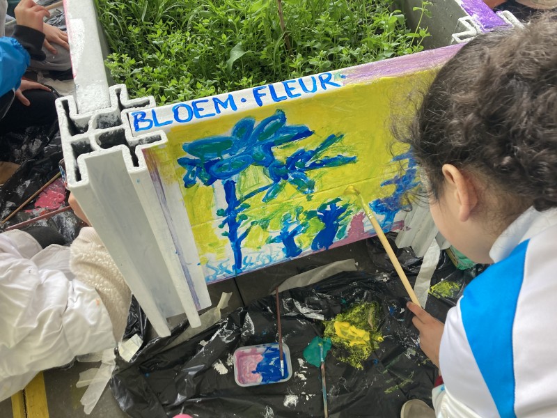 kinderen schilderen 