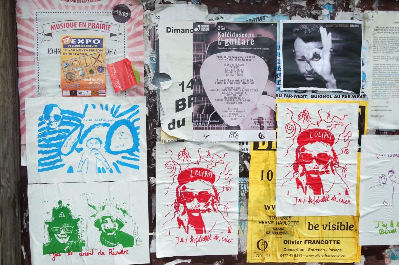 Affiches en pleine ville