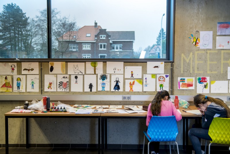 Kinderen tekenen hun eigen personages