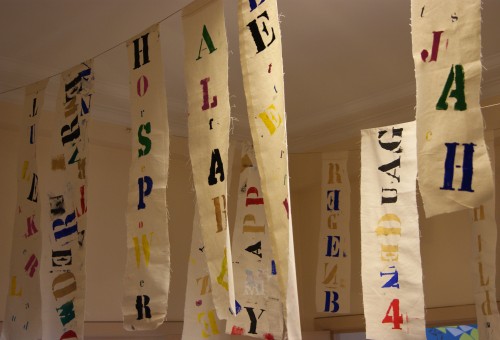 Textielen banners met letters bedrukt